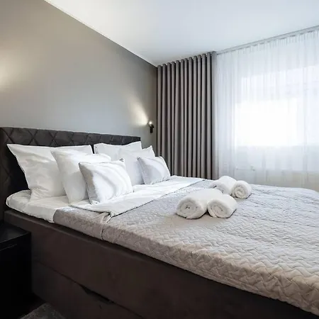 Elegant Near Old Town Апартаменты
