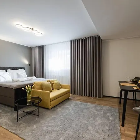 Elegant 30m2 Next To Old Town דירה *