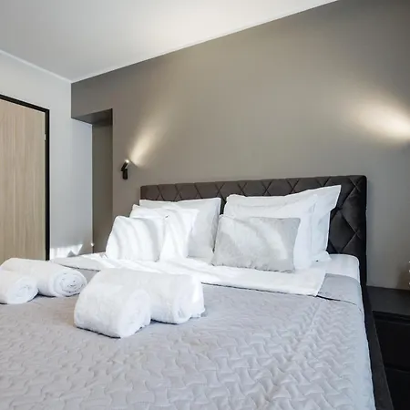 Apartman Raevala - Elegant 30sqm With Kitchenette *
